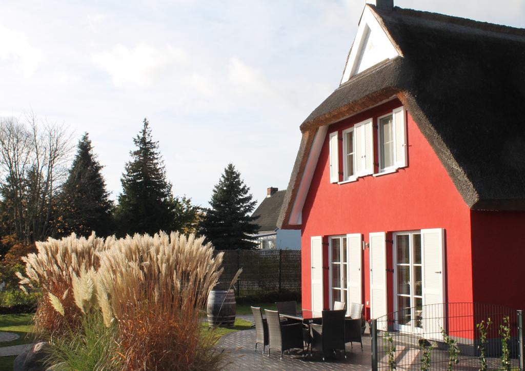 Fischer'S Ferienhaus Ruegen Mit Sauna Und Kamin Ummanz Exteriör bild