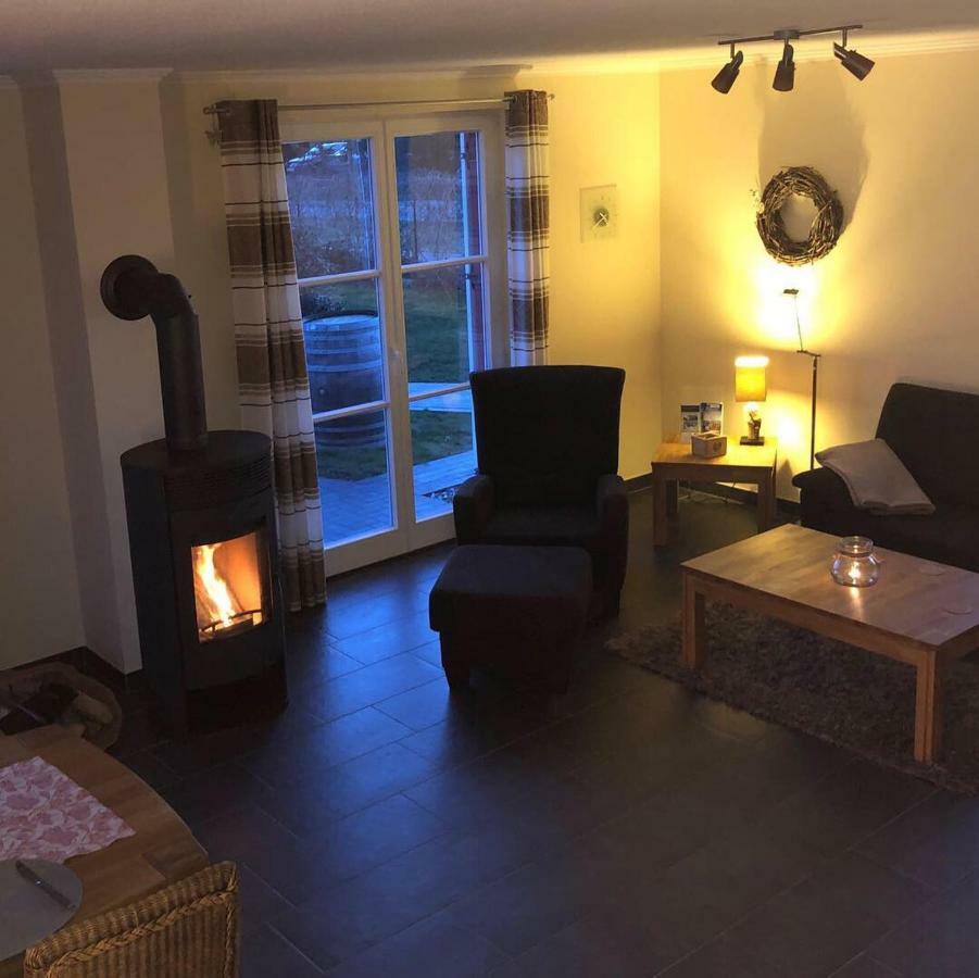 Fischer'S Ferienhaus Ruegen Mit Sauna Und Kamin Ummanz Exteriör bild